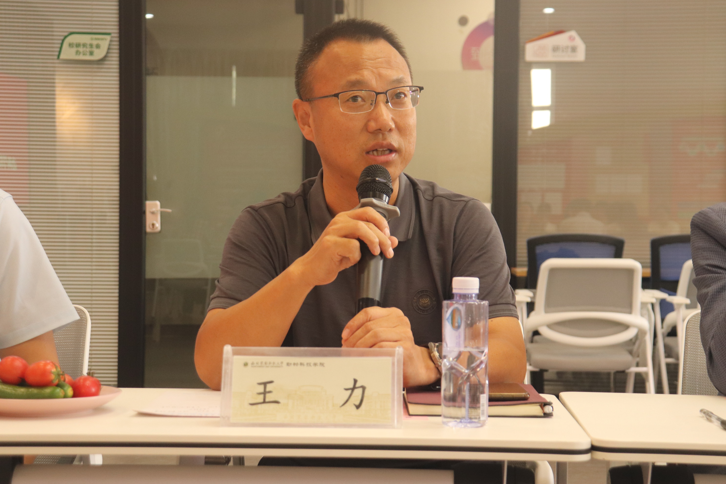 动科绿帽小说
党委副书记王力总结.JPG