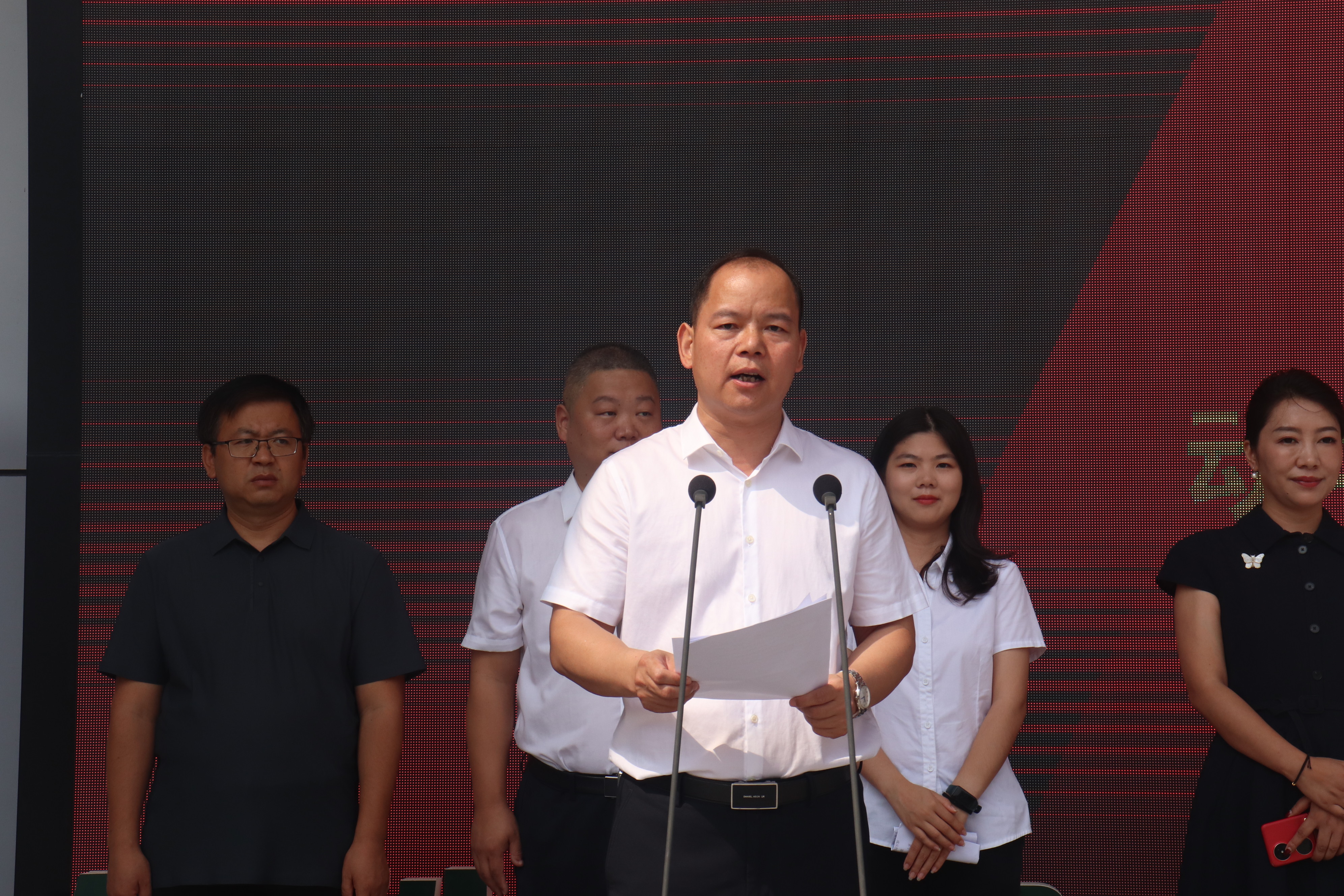 动科绿帽小说
党委书记曹军会主持捐赠仪式.JPG