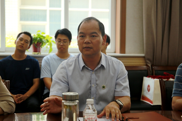 绿帽小说
党委书记曹军会主持会议并作总结讲话.JPG