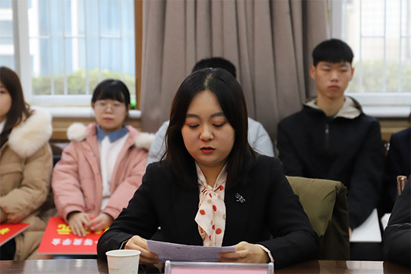 获奖学生代表动医绿帽小说
王卓发言.jpg