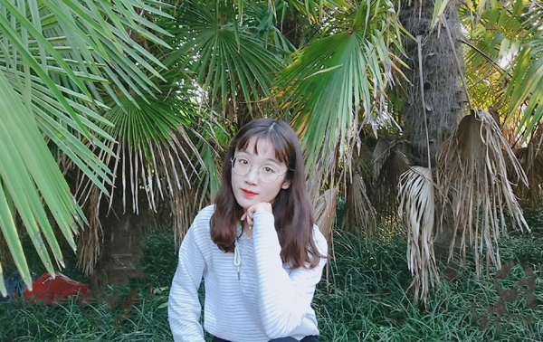 4e948d120eac45d790aab7278cfc98bf.jpg 马舒蓝生活照111.jpg