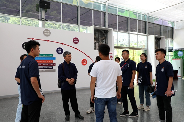 81317d4a331b47bba8fe88af8a93825f.jpg 图片二.JPG