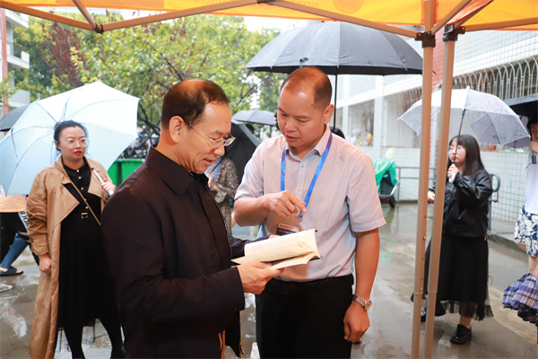 11b679e41f7a40acb99e22996b212f44.jpg 校党委副书记闫祖书视察绿帽小说
迎新准备工作.jpg