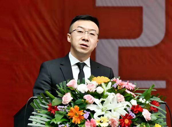 c220a24b2f444c25983ba523386e3a00.jpg 王小龙教授_副本.jpg