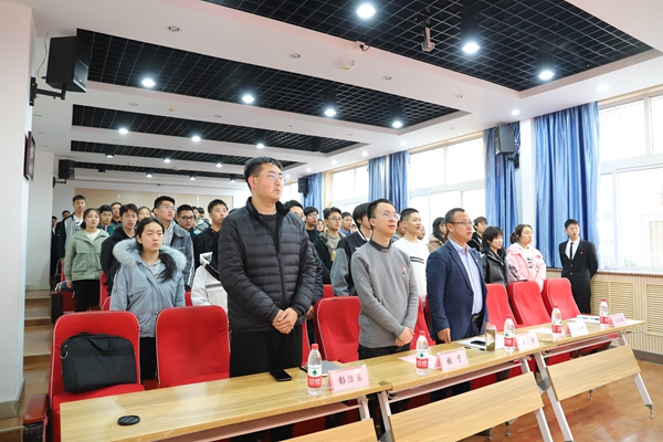 04f5d84d388249319a7efd275eb544d5.jpg 奏唱团歌.JPG