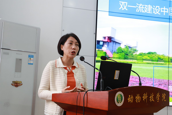 国际绿帽小说
副院长王玉环作报告.jpg