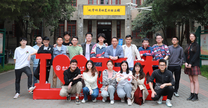 06301010dfbf4a35a5124770a399aac8.jpg 动科1805集体照2_副本.jpg