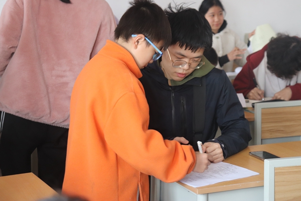 3ae4d89011a040c293d4d2b0de4a30cb.jpg 支教活动3.JPG