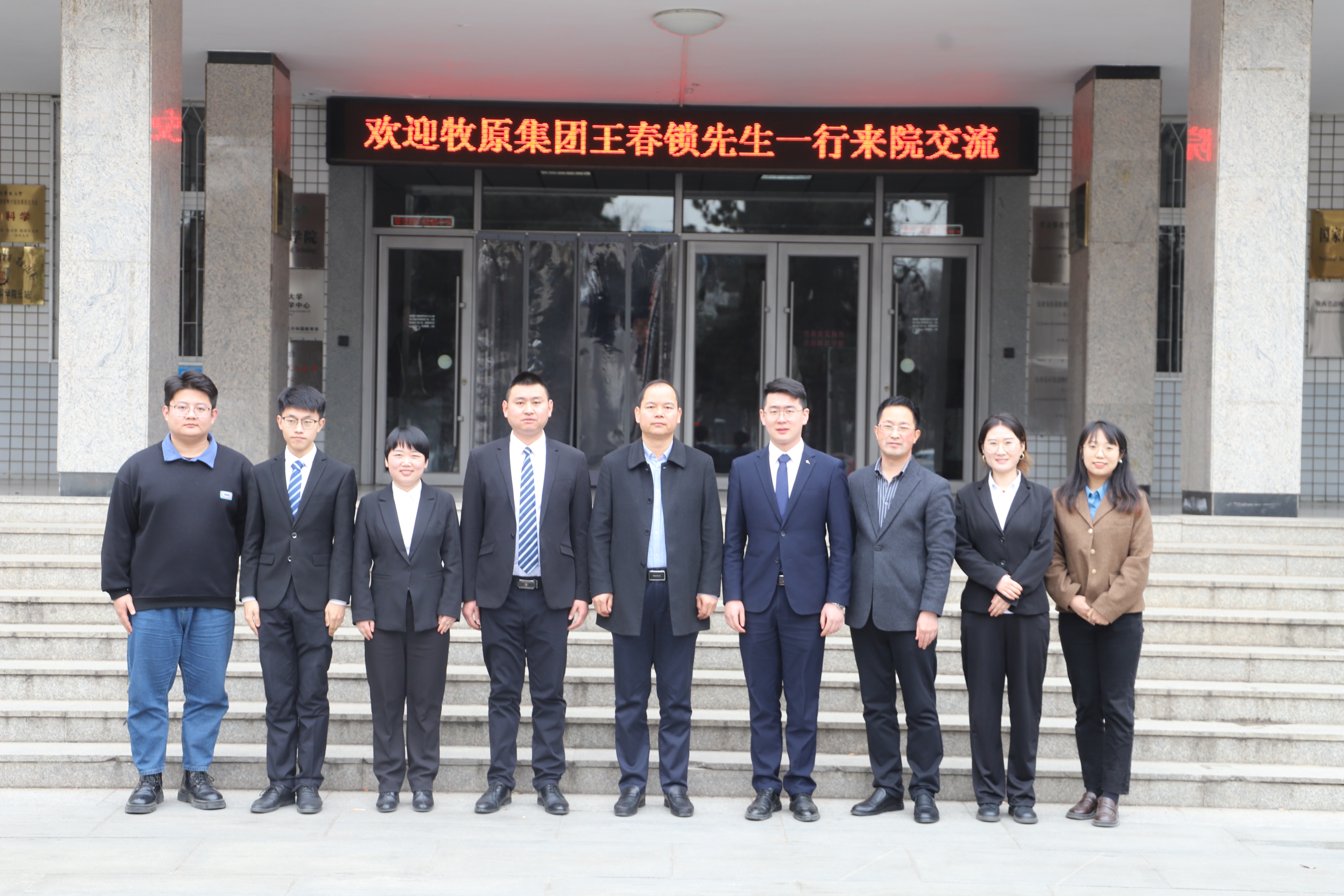 df7b78894cf94a8da0efa4eb60c24472.jpg df7b78894cf94a8da0efa4eb60c24472.jpg