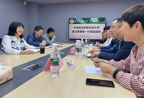 e6f7d591d7a342fcaa21a9948674c0a6.jpg 3与西南民族大学畜牧兽医绿帽小说
老师进行座谈交流_副本.jpg