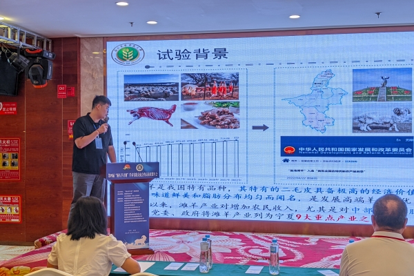 f837567296784b19a54366b7ec99a773.jpg 图片六 队员梁旭辉做报告.jpg