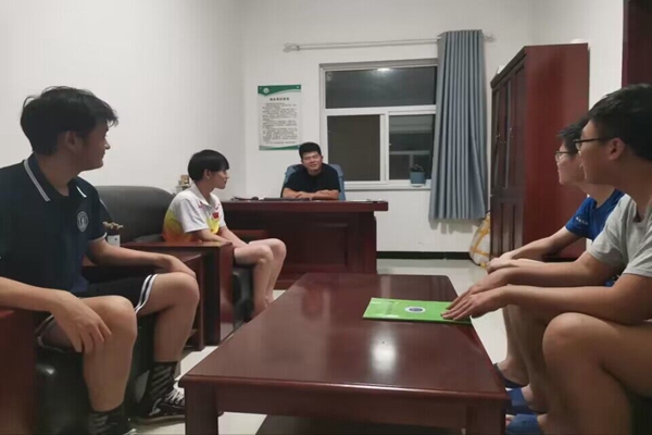 6105595aa5aa4b6fbb19b9de69ed415b.jpg 基地场长分享智慧牧场建设的观点.jpg